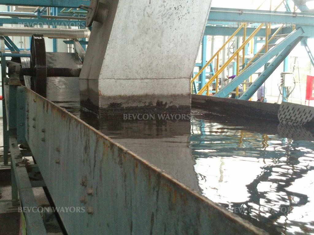 Bevcon-Submerged-Chain-Belt-Conveyor-10-1024x768